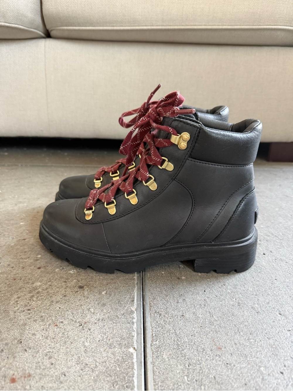Sorel Lennox Black Leather Hiking Boots, size 9